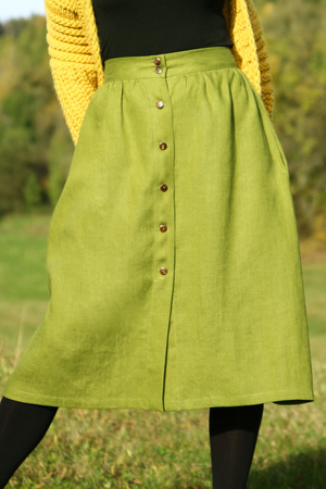 Wyprodukowana w Czechach spódnica Lotika wykonana jest w 100% z lnu uprawianego w UE monochromatyczna długość poniżej